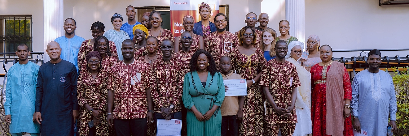 Les jeunes de la dernière génération du programme "Génération à Venir" lors de leur cérémonie de clôture.